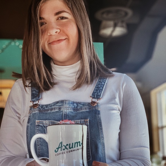 Meet your Posher, Brittany - Picture 3 of 8